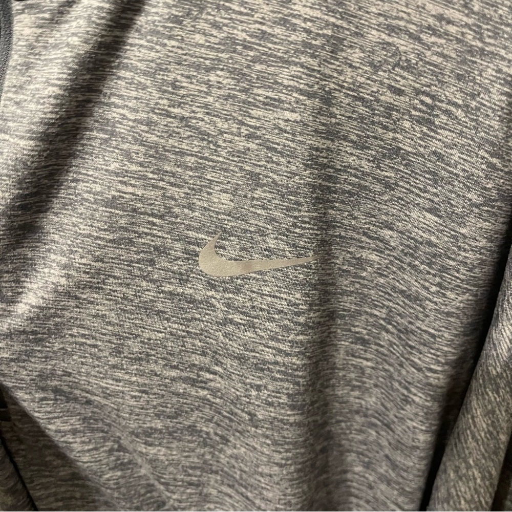 Women’s Nike half zip - Picture 2 of 4
